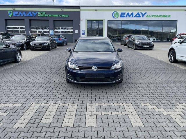 Gebraucht VW Golf VII LOUNGE 110 PS (80 kW) 2015 Blau (night blue metallic) Limousine