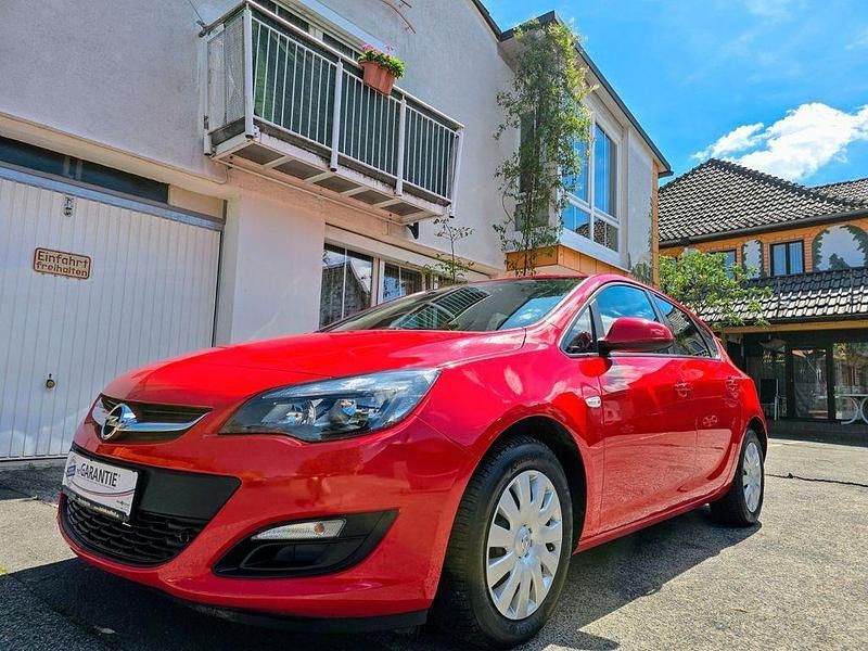 Rot Gebraucht 2015 Opel Astra Selection Limousine | 8.999 € (Fairer Preis) - Bild 1/4