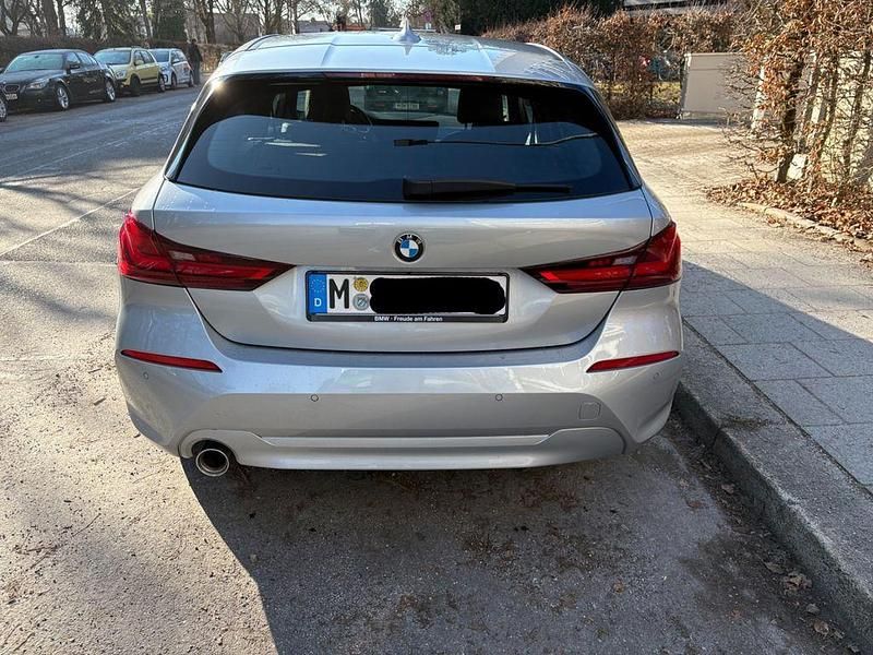 Gebraucht BMW 118 Advantage 136 PS (100 kW) 2020 Silber Kleinwagen
