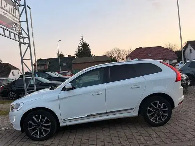 Second-hand Volvo XC60 Summum 190 CP (139 kW) 2017 Alb SUV