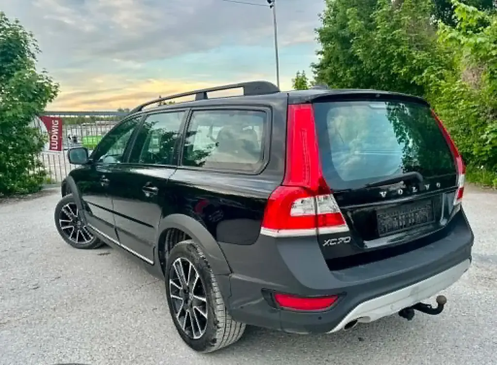 Gebraucht Volvo XC70 181 PS (133 kW) 2014 Schwarz Kombi