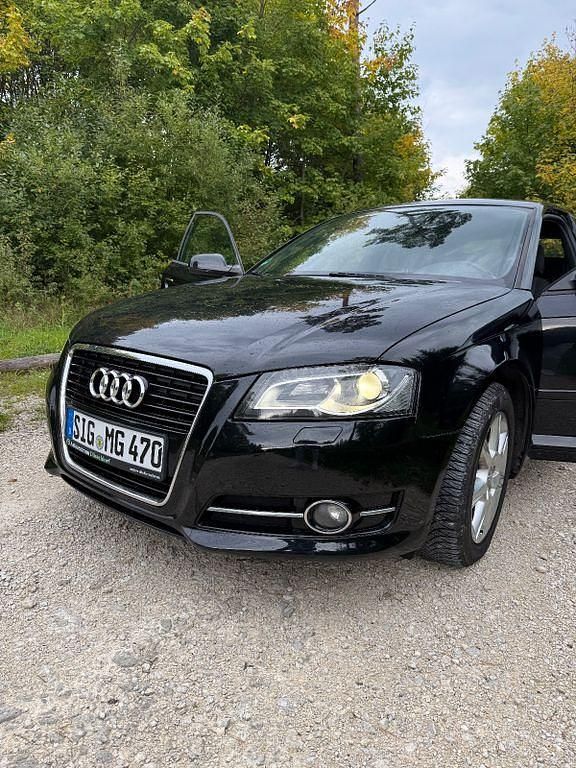 Schwarz Gebraucht 2011 Audi A3 Ambition Limousine | 6.500 € (Fairer Preis) - Bild 1/4