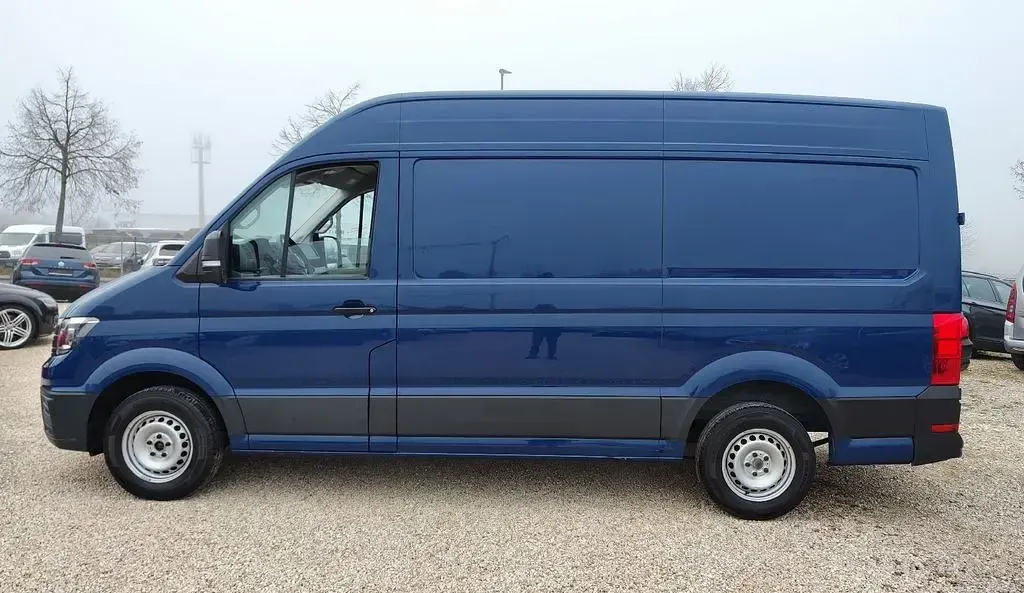 Gebraucht VW Crafter 140 PS (102 kW) 2018 Deep ocean blue Van