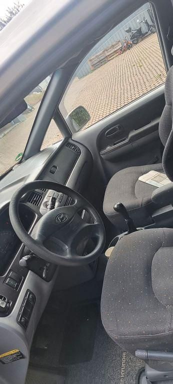 Gebraucht Hyundai Trajet GLS 136 PS (100 kW) 2004 Silber Van / Kleinbus