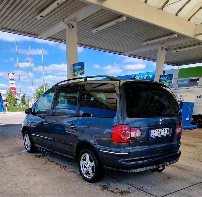 Grau Gebraucht 2008 VW Sharan Van / Kleinbus | 1.900 € (Superpreis) - Bild 1/4