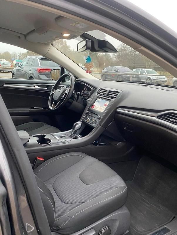 Gebraucht Ford Mondeo 160 PS (117 kW) 2018 Grau Kombi