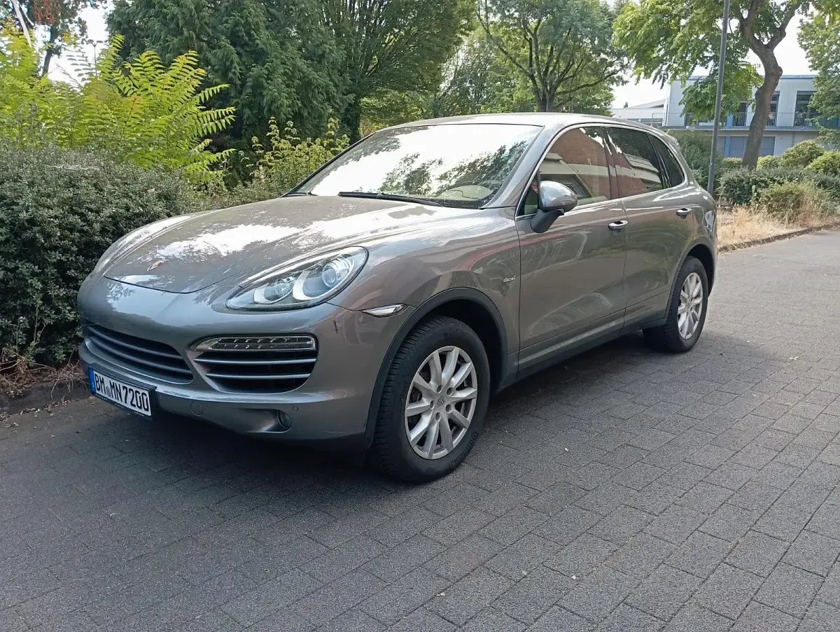 Gebraucht Porsche Cayenne 245 PS (180 kW) 2011 Silber SUV