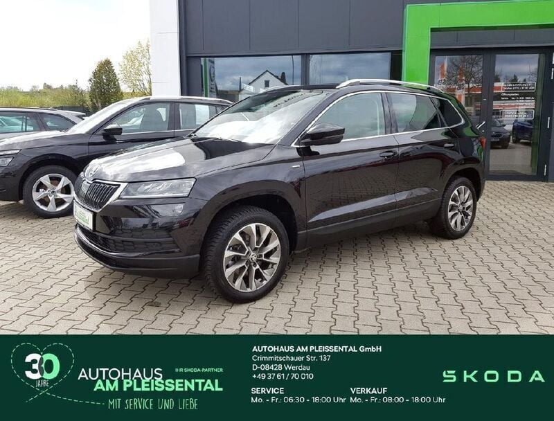 Schwarzmagic perleffekt schwarzmagic perleffekt Gebraucht 2022 Skoda Karoq Clever SUV | 32.870 € (Fairer Preis) - Bild 1/4