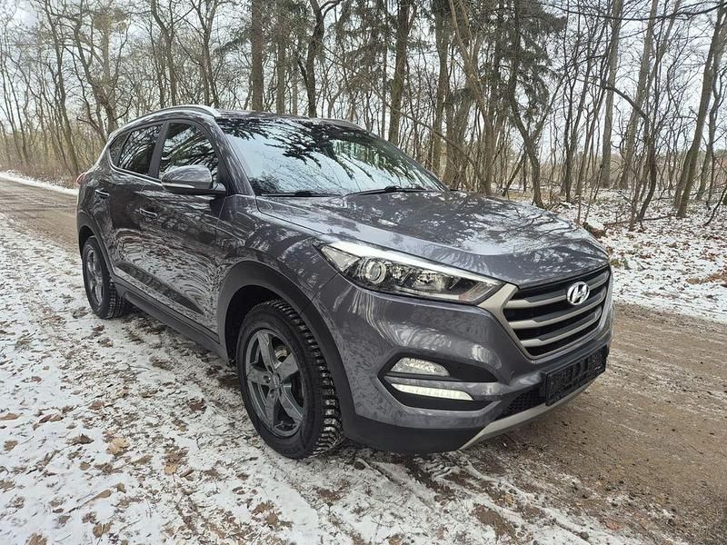 Grau Gebraucht 2016 Hyundai Tucson SUV | 13.400 € (Guter Preis) - Bild 1/4