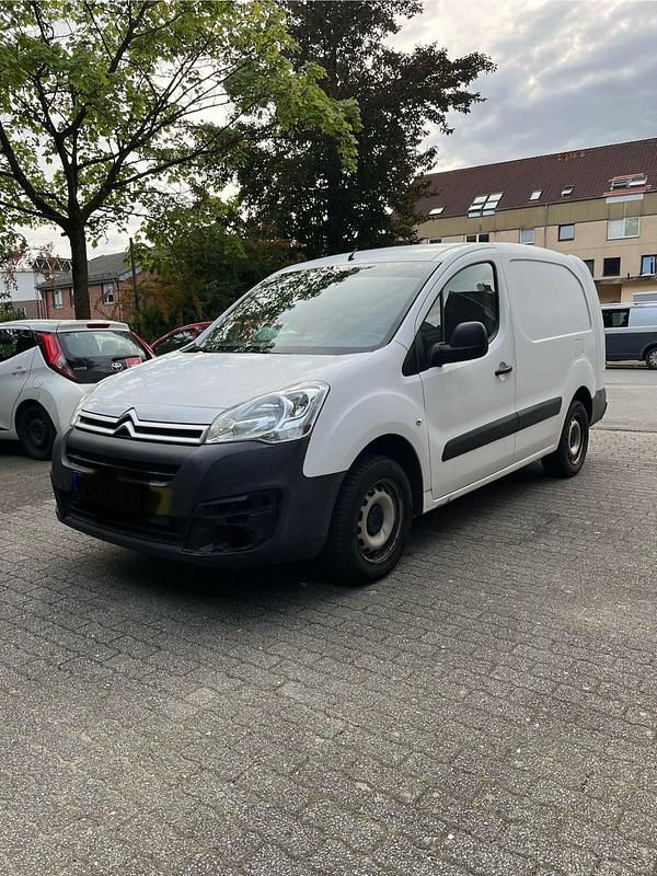 Weiß Gebraucht 2017 Citroën Berlingo Van / Kleinbus | 6.490 € (Guter Preis) - Bild 1/4