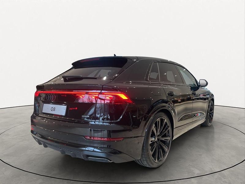 Gebraucht Audi Q8 489 PS (359 kW) 2026 Mythosschwarz metallic SUV
