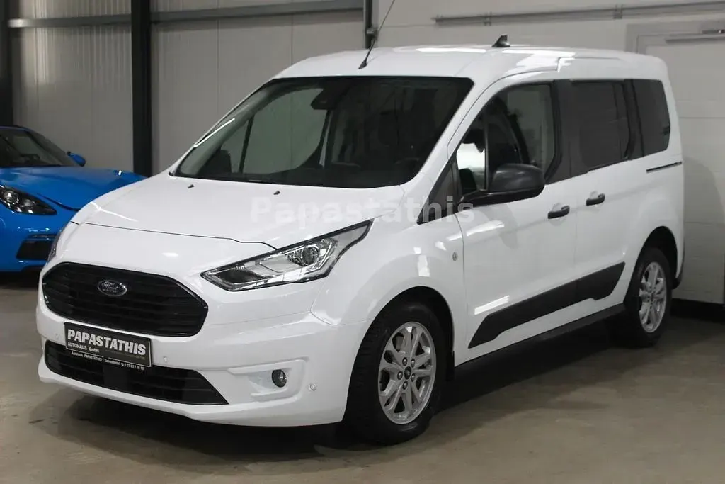 Gebraucht Ford Tourneo 101 PS (74 kW) 2021 Weiß Van / Kleinbus