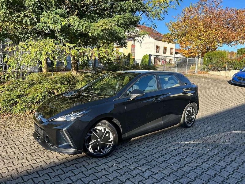 Schwarz Gebraucht 2024 MG MG4 EV Kleinwagen | 16.980 € (Superpreis) - Bild 1/4