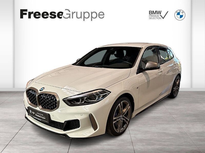 Weiß Gebraucht 2022 BMW M135 Performance Kleinwagen | 36.490 € (Fairer Preis) - Bild 1/4