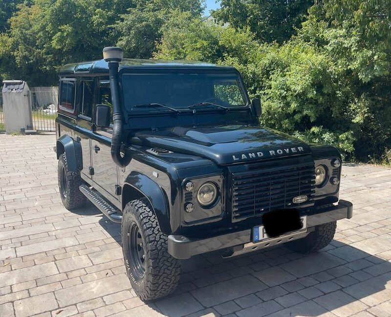 Schwarz Gebraucht 2012 Land Rover Defender SE SUV | 62.900 € - Bild 1/4