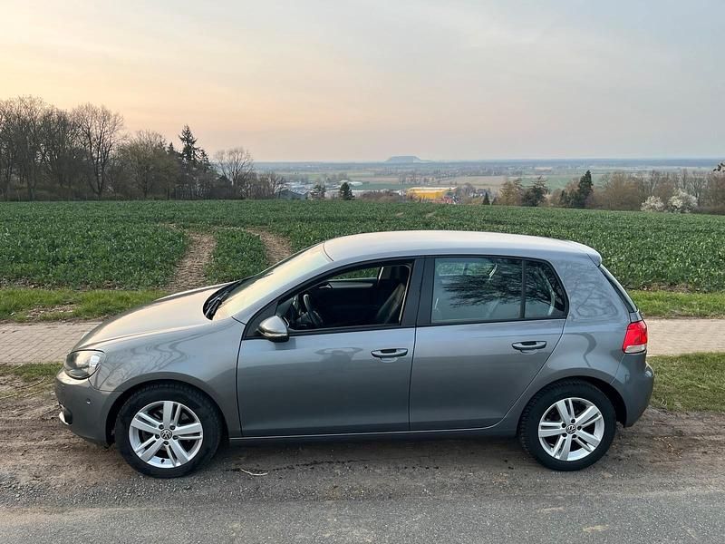 Gebraucht VW Golf VII Match 122 PS (89 kW) 2012 Grau Limousine