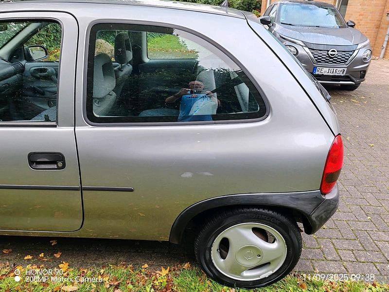 Silber Gebraucht 1995 Opel Corsa Kleinwagen | 1.800 € - Bild 1/4