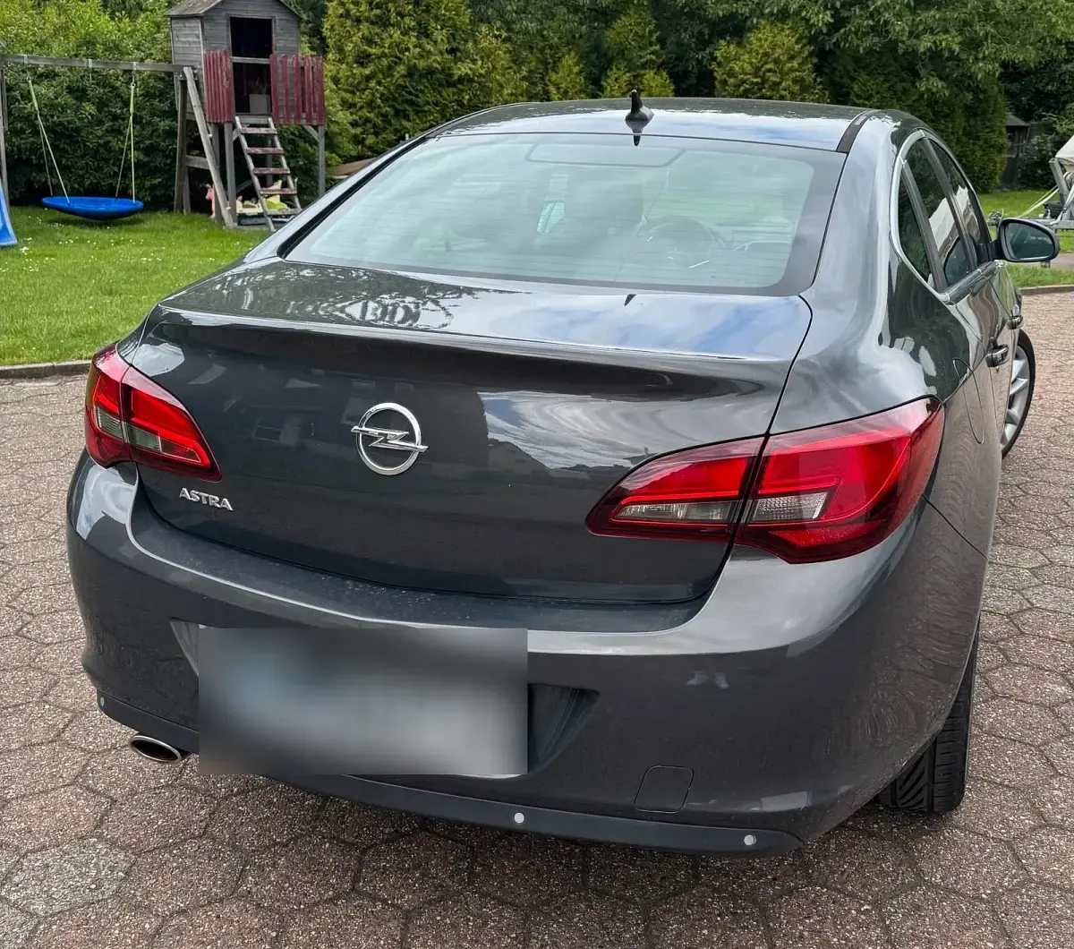 Gebraucht Opel Astra 140 PS (102 kW) 2012 Grau Limousine
