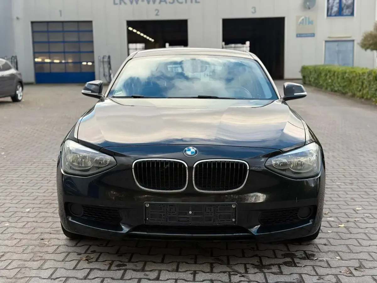 Gebraucht BMW 116 136 PS (100 kW) 2012 Schwarz Kleinwagen