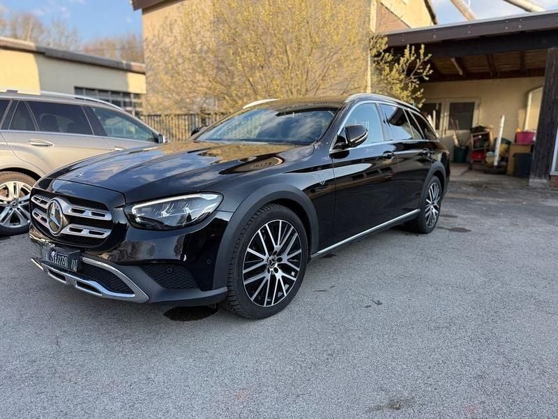 Gebraucht Mercedes E220 All-Terrain 194 PS (142 kW) 2020 Schwarz Kombi