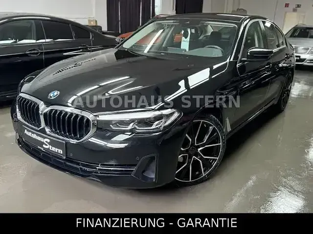 Gebraucht BMW 520 Sport Line 184 PS (135 kW) 2020 Schwarz Limousine