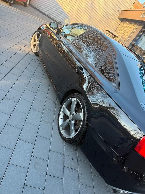 Gebraucht Audi A6 Ambiente 245 PS (180 kW) 2013 Schwarz Limousine