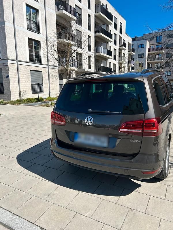Gebraucht VW Sharan 150 PS (110 kW) 2018 Braun Van / Kleinbus