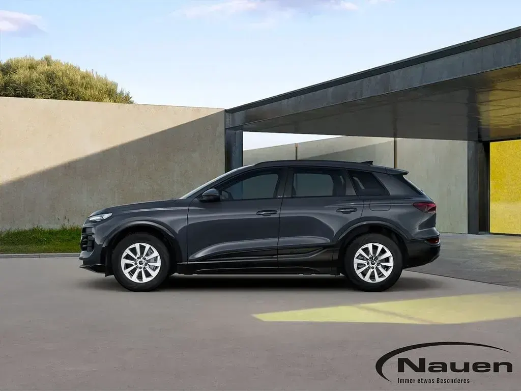 Nouă Audi Q6 e-tron 185 kW (252 CP) 2026 Gri SUV