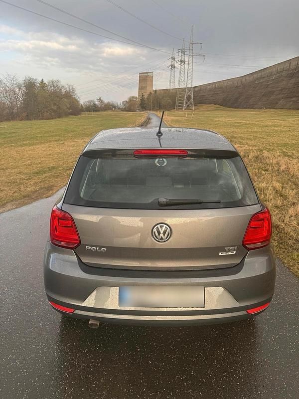 Gebraucht VW Polo 90 PS (66 kW) 2015 Grau Kleinwagen