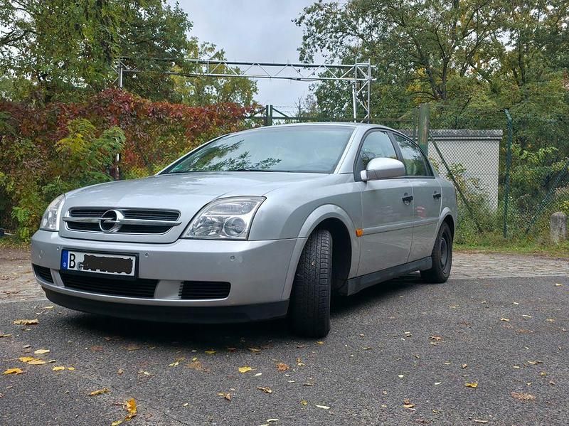 Grau Gebraucht 2002 Opel Vectra Limousine | 1.600 € (Fairer Preis) - Bild 1/4