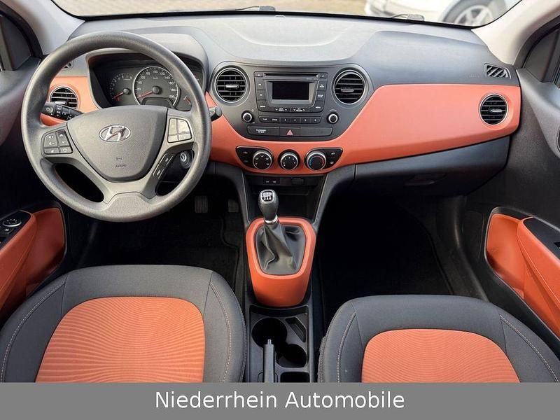 Gebraucht Hyundai i10 Passion 67 PS (49 kW) 2017 Schwarz Kleinwagen
