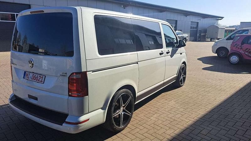 Gebraucht VW Transporter 150 PS (110 kW) 2016 Oryxweiss Van