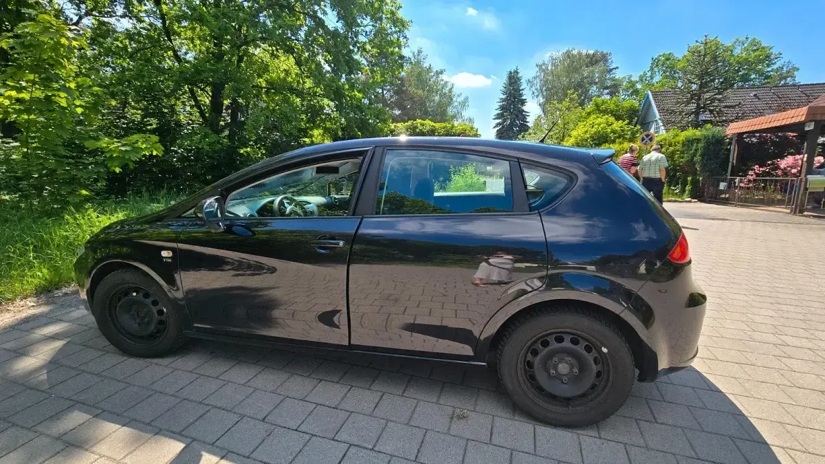 Używany Seat Leon 125 KM (91 kW) 2010 Czarny Hatchback