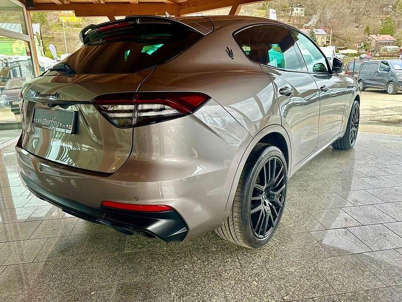 Gebraucht Maserati Levante 430 PS (316 kW) 2022 Grau SUV