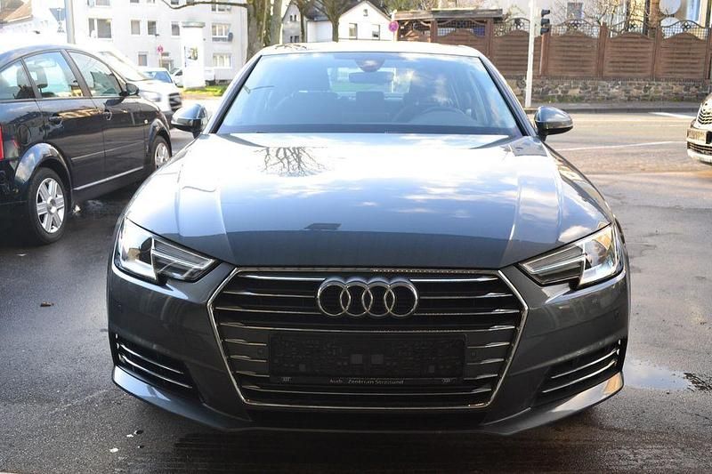 Gebraucht Audi A4 Sport 150 PS (110 kW) 2017 Monsungrau metallic Limousine