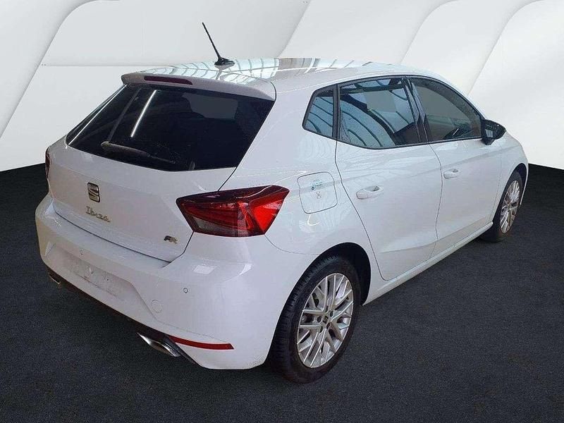 Gebraucht Seat Ibiza FR 116 PS (85 kW) 2024 "nevada" weiss Kleinwagen