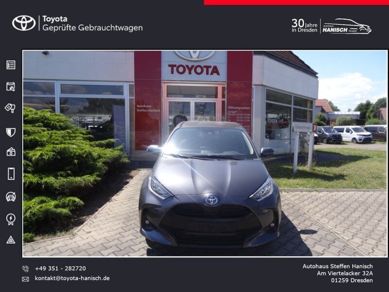 Grau Gebraucht 2023 Toyota Yaris Hybrid Team Limousine | 23.490 € (Etwas zu teuer) - Bild 1/4