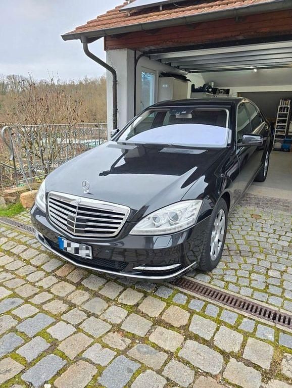 Schwarz Gebraucht 2010 Mercedes S350 Limousine | 14.999 € (Teuer) - Bild 1/4