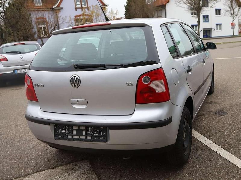 Gebraucht VW Polo Basis 64 PS (47 kW) 2003 Reflexsilber Kleinwagen