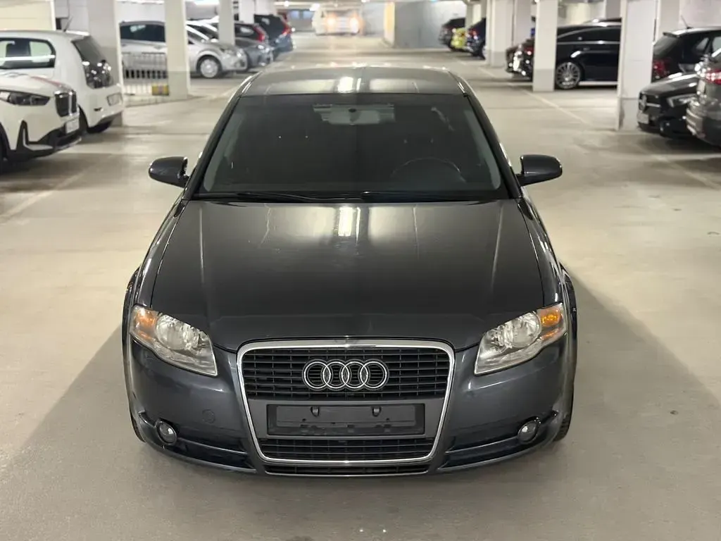 Gebraucht Audi A4 Comfort 131 PS (96 kW) 2006 Grau Limousine