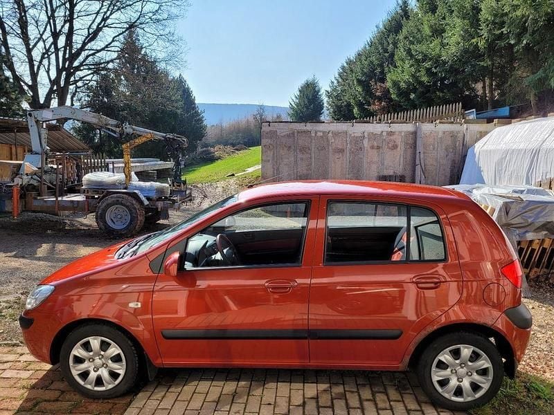 Gebraucht Hyundai Getz Edition+ 67 PS (49 kW) 2009 Rot Kleinwagen