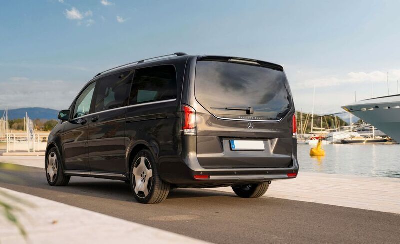 Gebraucht Mercedes V300 237 PS (174 kW) 2024 Schwarz Van / Kleinbus