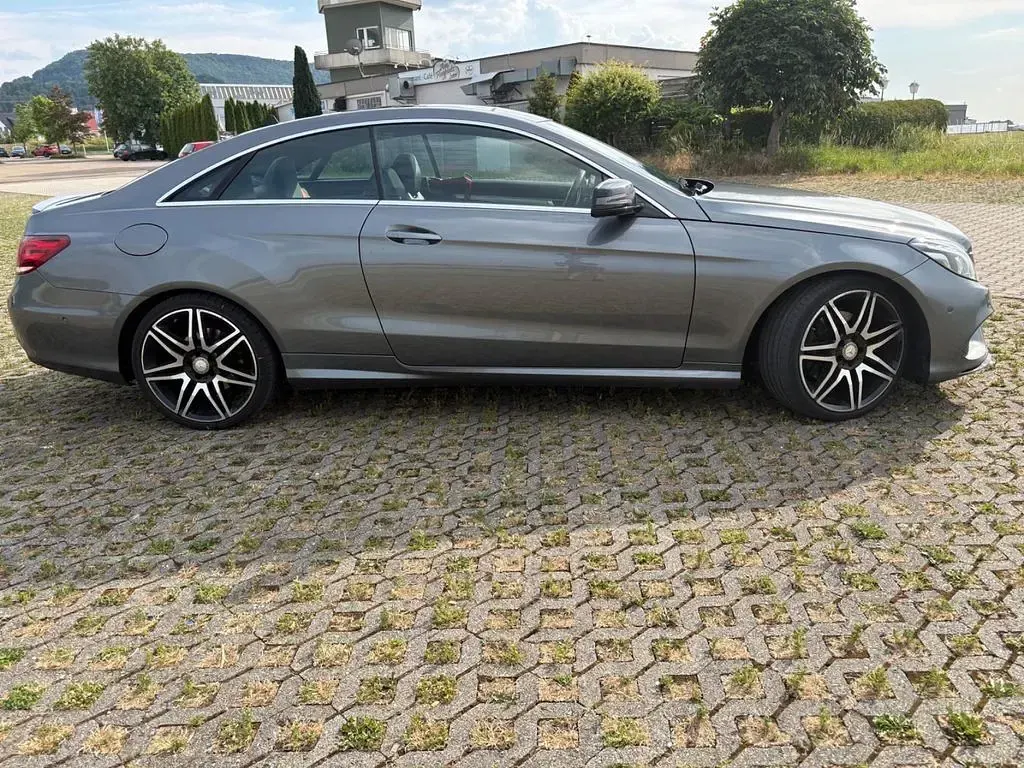 Gebraucht Mercedes E200 AMG line 184 PS (135 kW) 2016 Grau Coupé