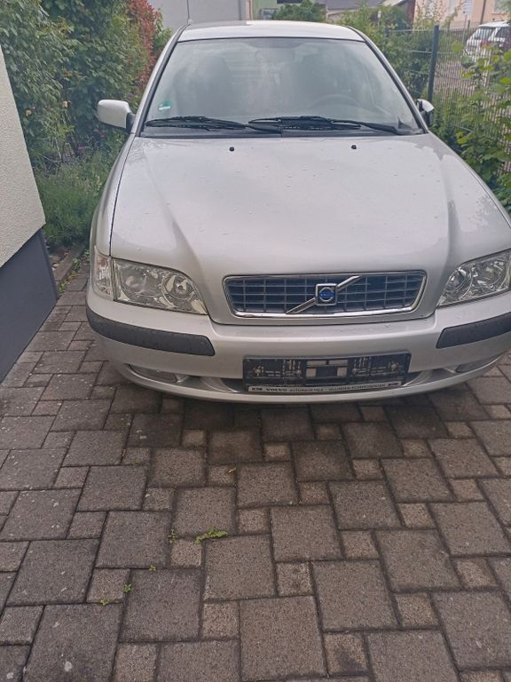 Silber Gebraucht 2002 Volvo S40 Comfort Limousine | 900 € (Superpreis) - Bild 1/4