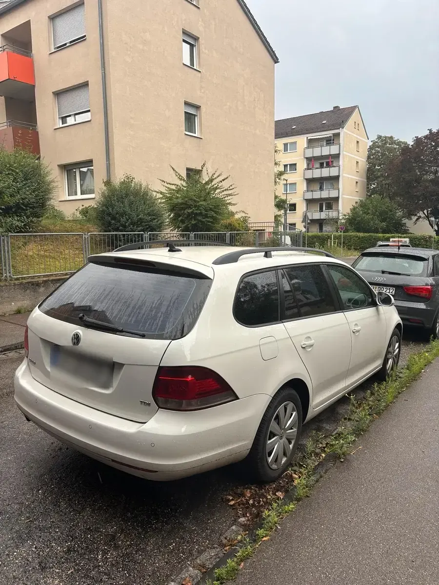 Gebraucht VW Golf VI Comfortline 2011 Weiß Kombi