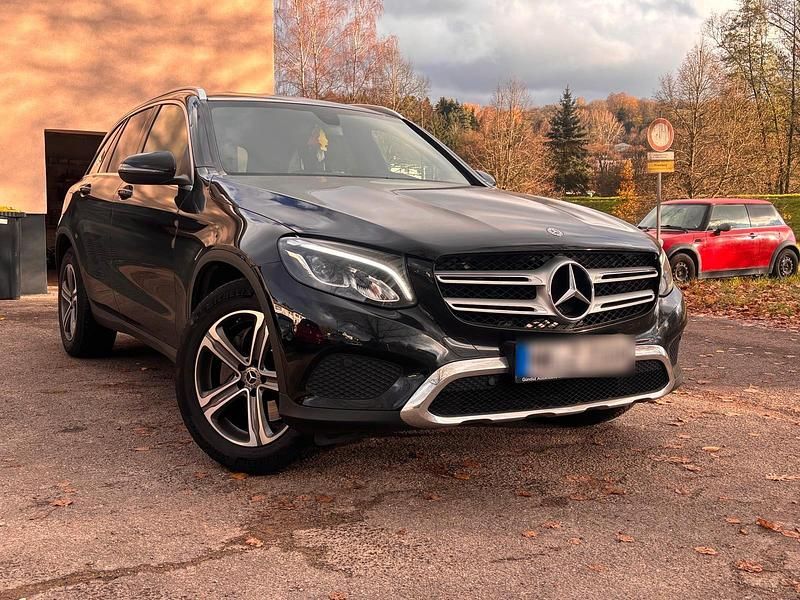 Schwarz Gebraucht 2019 Mercedes GLC220 SUV | 34.000 € - Bild 1/4