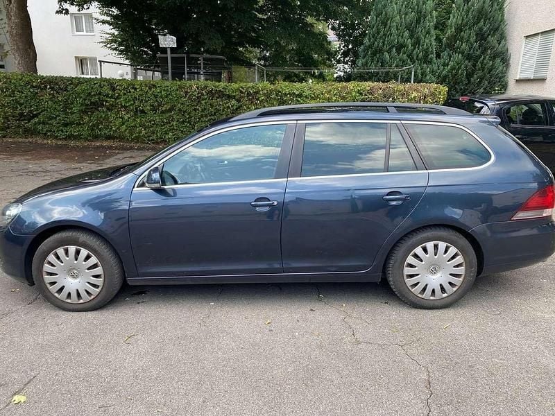 Gebraucht VW Golf VI Comfortline 105 PS (77 kW) 2010 Grau Kleinwagen