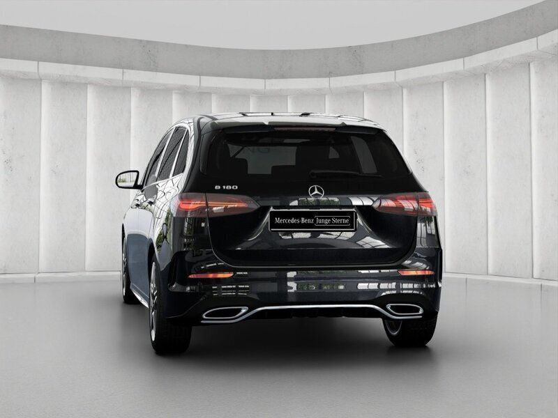 Gebraucht Mercedes B180 AMG 136 PS (100 kW) 2023 Schwarz Kleinwagen