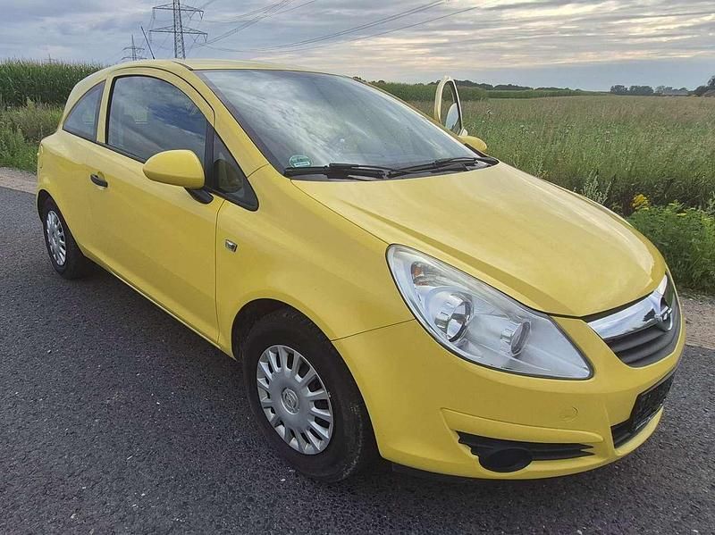 Gelb Gebraucht 2010 Opel Corsa Limousine | 3.678 € (Fairer Preis) - Bild 1/4