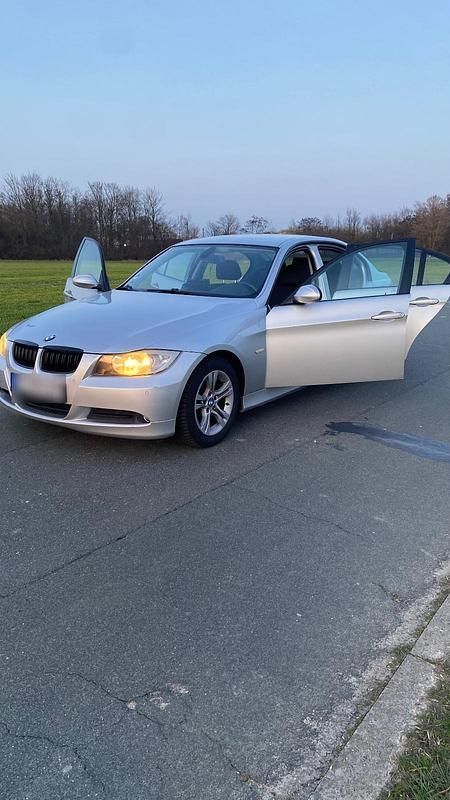 Gebraucht BMW 318 150 PS (110 kW) 2007 Limousine
